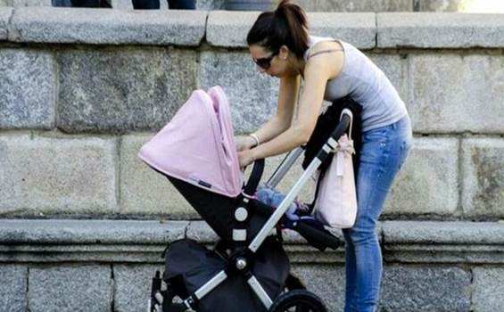 https://media.vozpopuli.com/2021/02/madres-reduccion-jornada-maternidad-padres_1297980193_13996089_1020x574.jpg